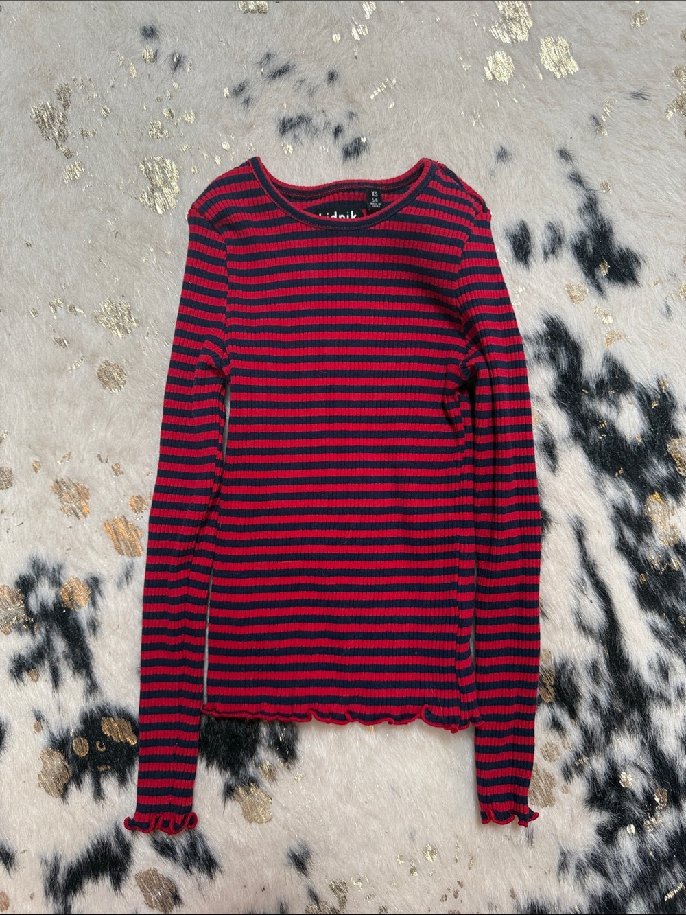 Assorted long sleeve bundle - Picture 6 of 6